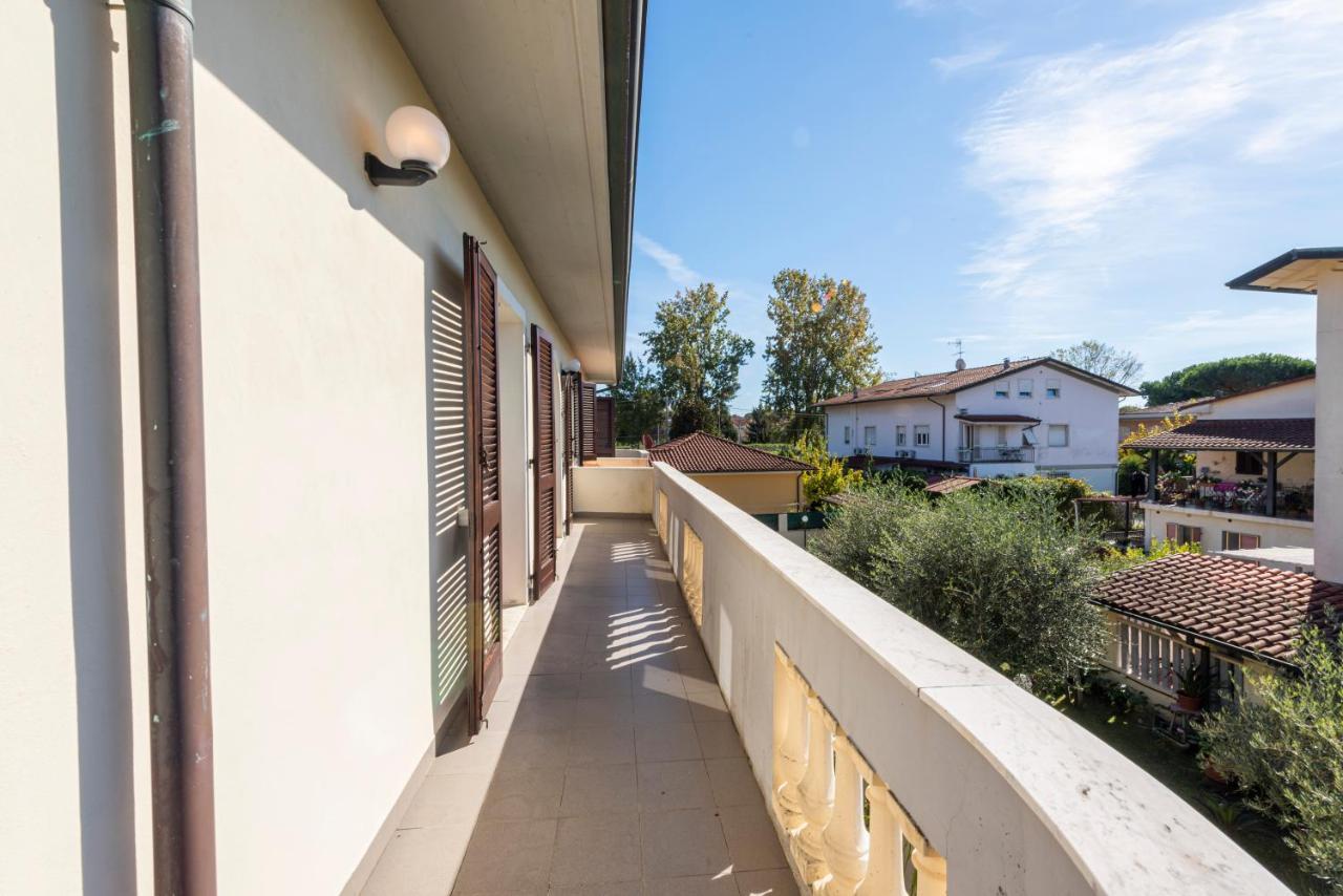 Residenza Tirrenia By Mmega Apartment Marina di Massa Exterior photo